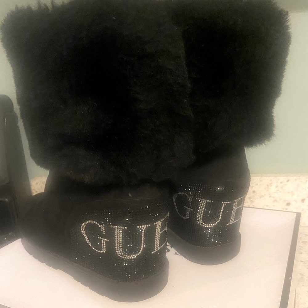 Guess boots